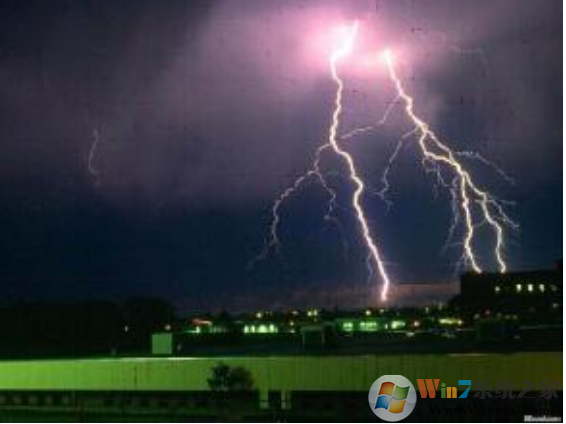 打雷可以玩電腦嗎？小編告訴你打雷能玩電腦嗎