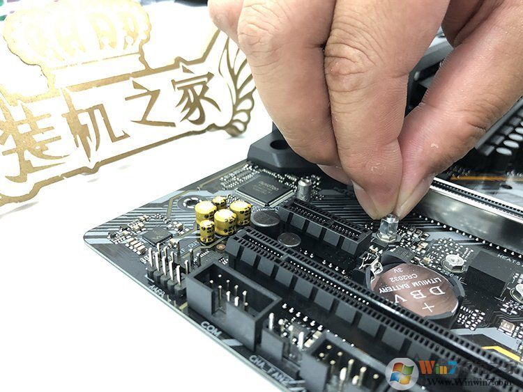 電腦怎么安裝固態(tài)硬盤(pán)？電腦安裝M.2和SATA SSD硬盤(pán)教程圖解